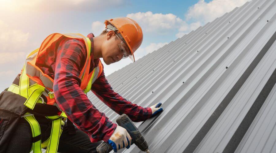 Professional gutter cleaning in Litchfield, IL